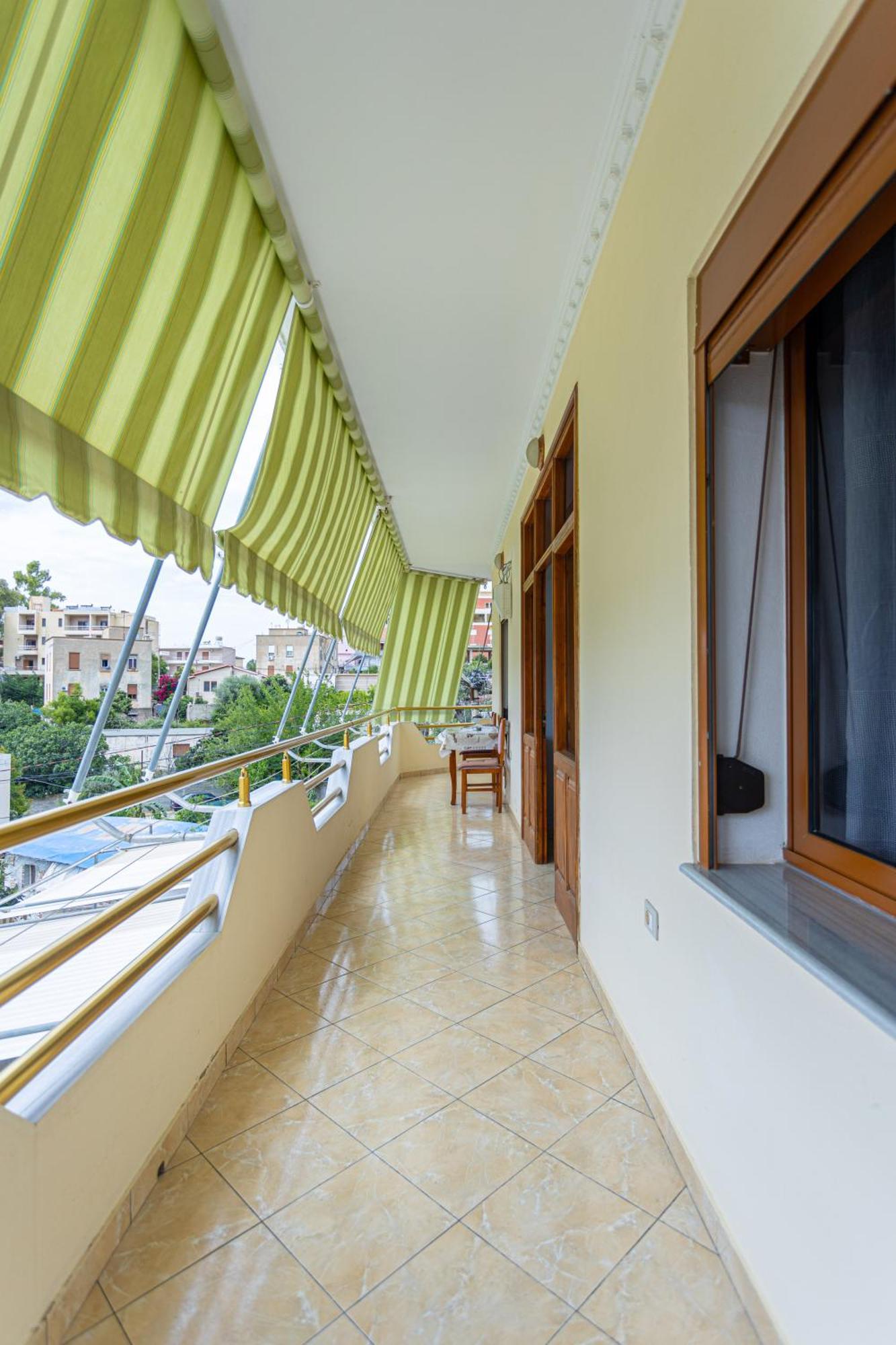 Hotel Olti Влёра Экстерьер фото