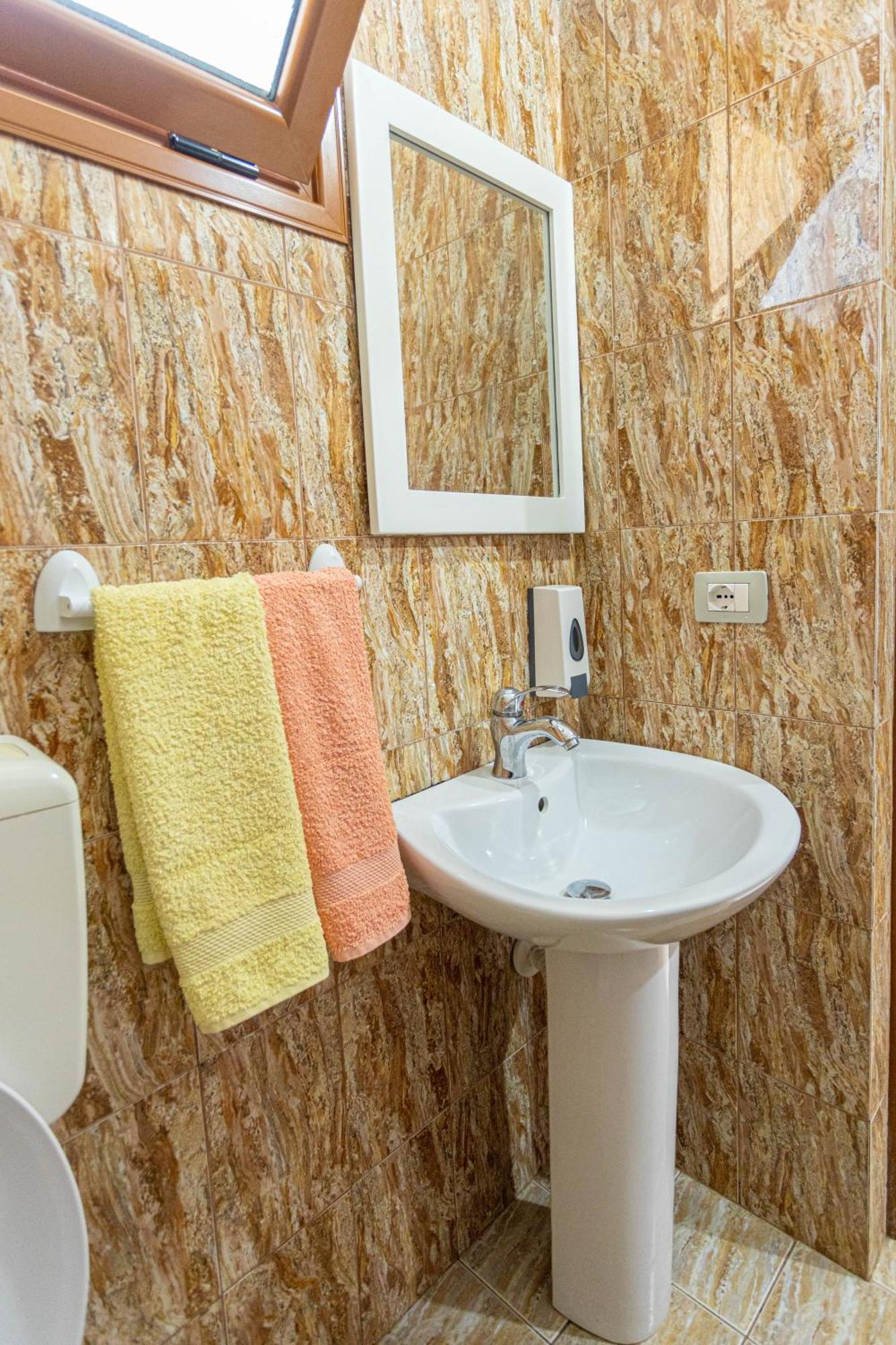Hotel Olti Влёра Экстерьер фото